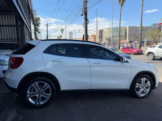 MERCEDES-BENZ-GLA 200-1.6 CGI FLEX STYLE 7G-DCT MERCEDES-BENZ-GLA 200-2018