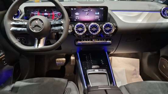 MERCEDES-BENZ-GLA 200-2026