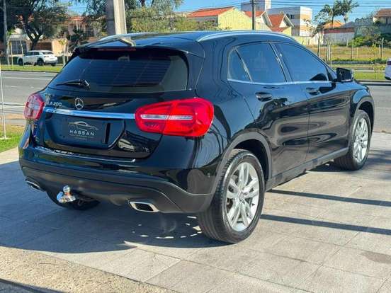 MERCEDES-BENZ-GLA 200-2016