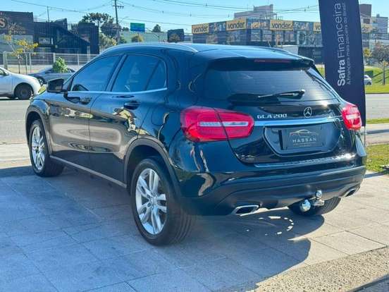 MERCEDES-BENZ-GLA 200-2016
