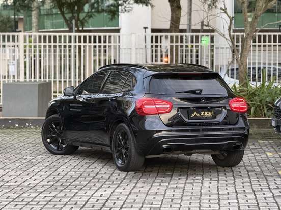 MERCEDES-BENZ-GLA 200-1.6 CGI ADVANCE 16V TURBO GASOLINA 4P AUTOMÁTICO MERCEDES-BENZ-GLA 200-2015