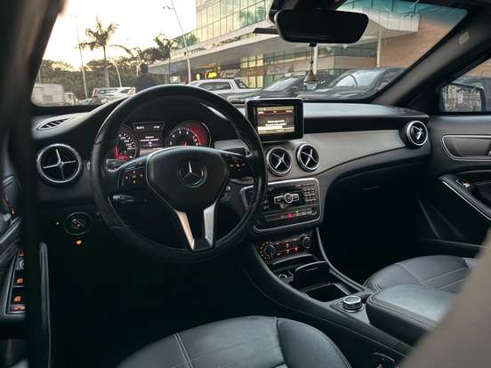 MERCEDES-BENZ-GLA 200-1.6 CGI ADVANCE 16V TURBO GASOLINA 4P AUTOMÁTICO MERCEDES-BENZ-GLA 200-2015