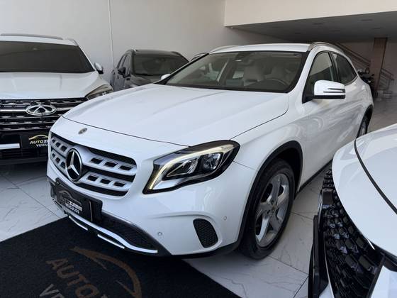 MERCEDES-BENZ GLA 200 1.6 CGI FLEX ADVANCE 7G-DCT