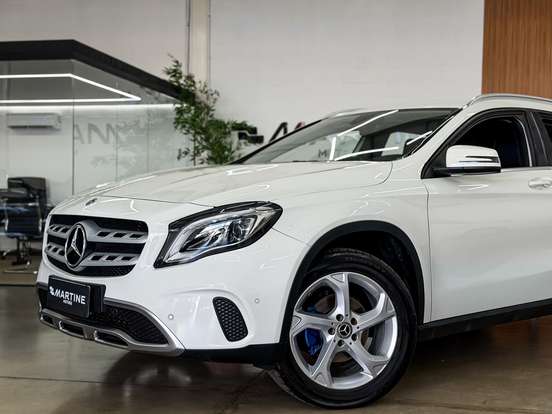 MERCEDES-BENZ-GLA 200-2017