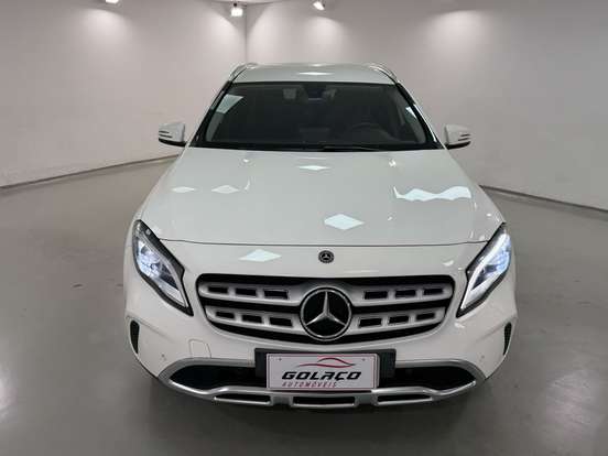MERCEDES-BENZ-GLA 200-2019
