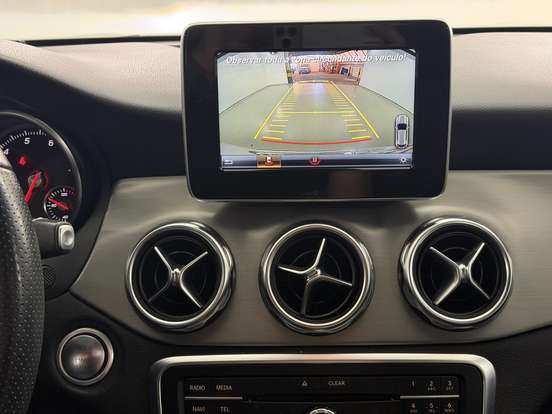 MERCEDES-BENZ-GLA 200-2019