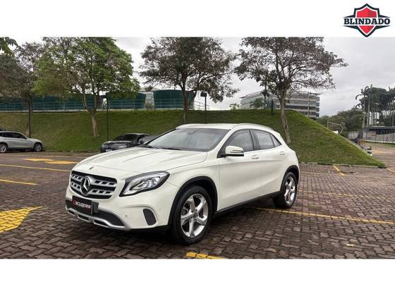 MERCEDES-BENZ GLA 200 1.6 CGI FLEX ADVANCE 7G-DCT