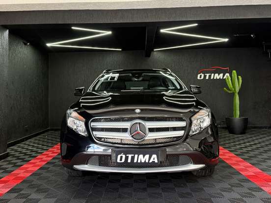 MERCEDES-BENZ-GLA 200-2016