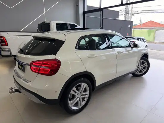 MERCEDES-BENZ-GLA 250-2.0 16V TURBO GASOLINA ENDURO 4P AUTOMÁTICO MERCEDES-BENZ-GLA 250-2016
