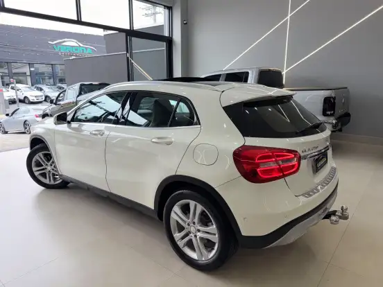 MERCEDES-BENZ-GLA 250-2.0 16V TURBO GASOLINA ENDURO 4P AUTOMÁTICO MERCEDES-BENZ-GLA 250-2016