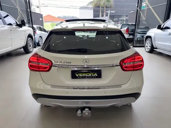MERCEDES-BENZ-GLA 250-2.0 16V TURBO GASOLINA ENDURO 4P AUTOMÁTICO MERCEDES-BENZ-GLA 250-2016