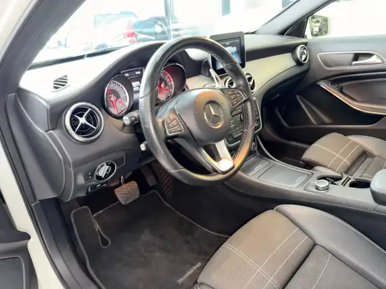 MERCEDES-BENZ-GLA 250-2.0 16V TURBO GASOLINA ENDURO 4P AUTOMÁTICO MERCEDES-BENZ-GLA 250-2016