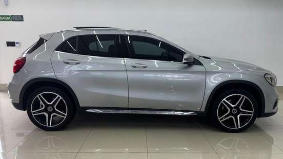 MERCEDES-BENZ-GLA 250-2017