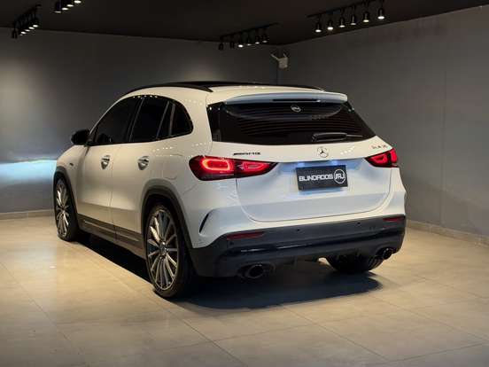 MERCEDES-BENZ-GLA 35 AMG-2022