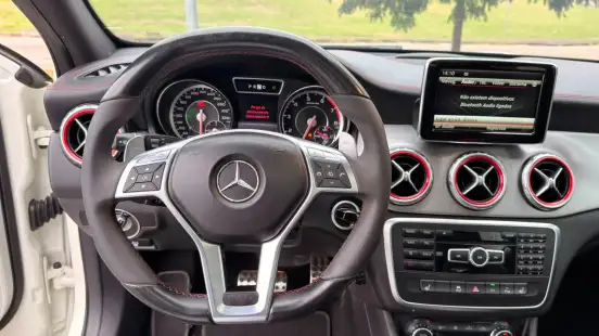 MERCEDES-BENZ-GLA 45 AMG-2015