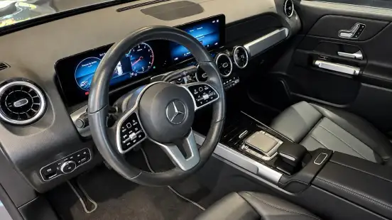 MERCEDES-BENZ-GLB 200-2021