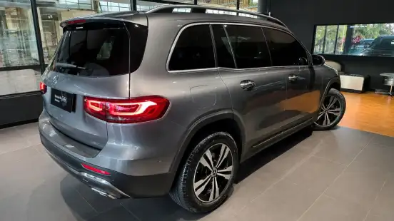 MERCEDES-BENZ-GLB 200-2021