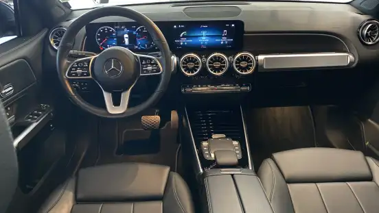 MERCEDES-BENZ-GLB 200-2021