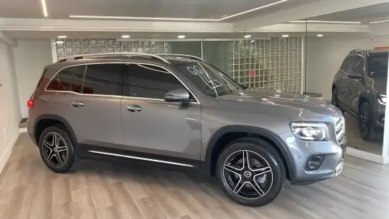 MERCEDES-BENZ-GLB 200-2021