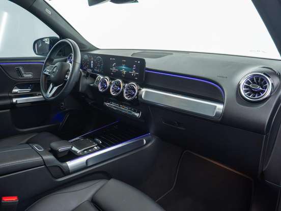 MERCEDES-BENZ-GLB 200-2022