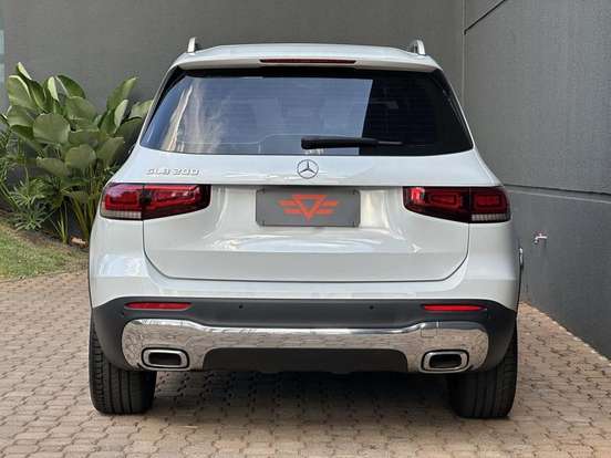 MERCEDES-BENZ-GLB 200-2022