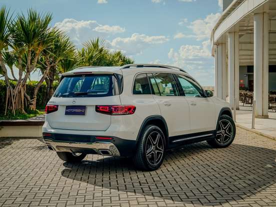 MERCEDES-BENZ-GLB 200-2021