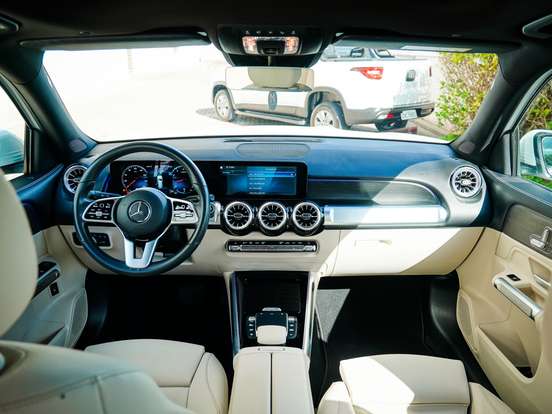 MERCEDES-BENZ-GLB 200-2021
