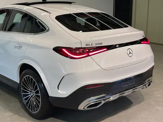 MERCEDES-BENZ-GLC 300-2026
