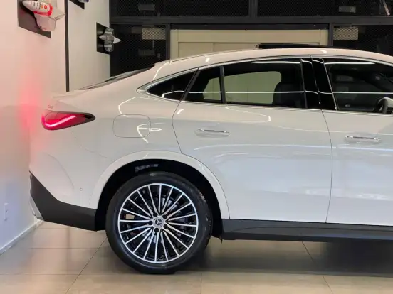 MERCEDES-BENZ-GLC 300-2026