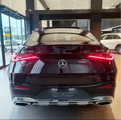 MERCEDES-BENZ-GLC 300-2026