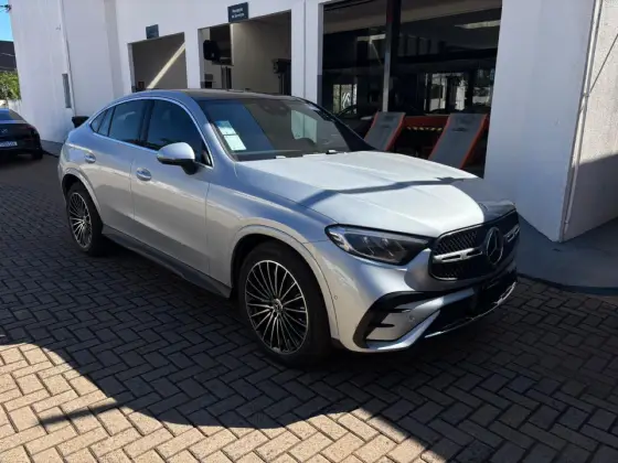 MERCEDES-BENZ GLC 300 2.0 MHEV AMG LINE COUPÉ 4MATIC 9G-TRONIC