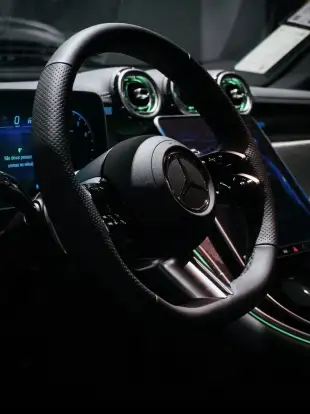 MERCEDES-BENZ-GLC 300-2026