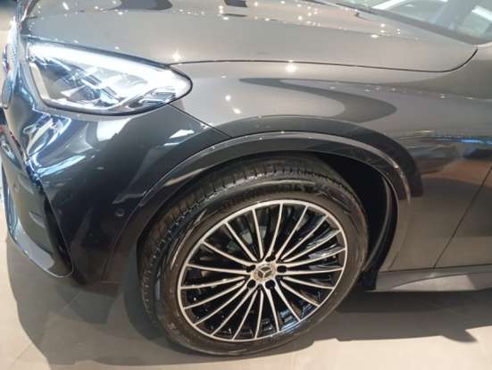MERCEDES-BENZ-GLC 300-2026