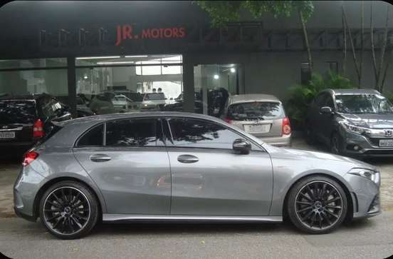 MERCEDES-BENZ-A 35 AMG-2019