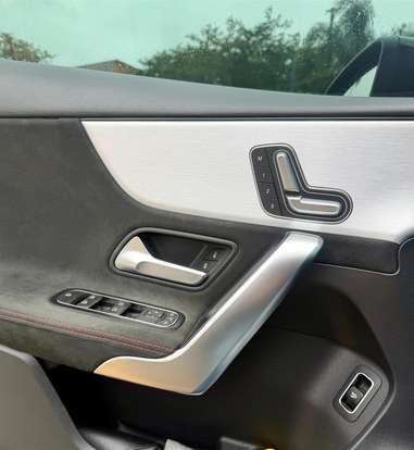 MERCEDES-BENZ-A 35 AMG-2019