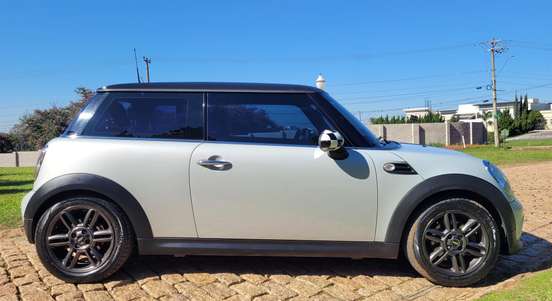 MINI-COOPER-2010