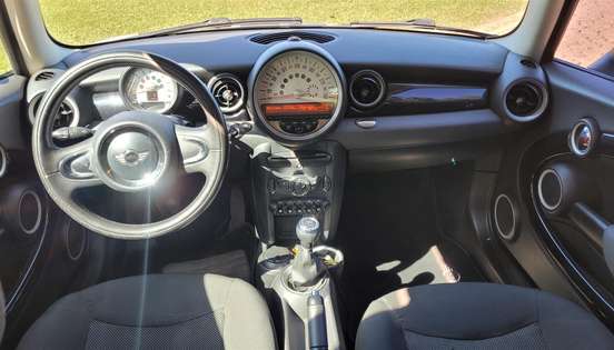 MINI-COOPER-2010