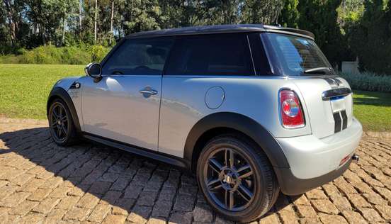 MINI-COOPER-2010