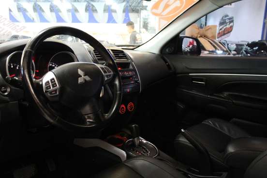 MITSUBISHI-ASX-2011