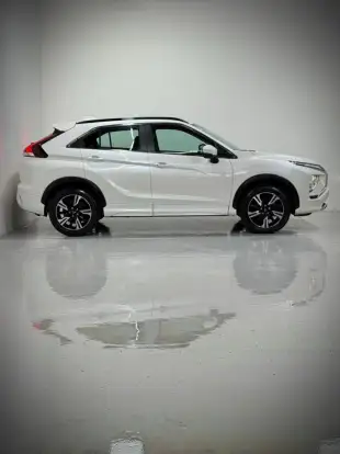 MITSUBISHI-ECLIPSE CROSS-2023