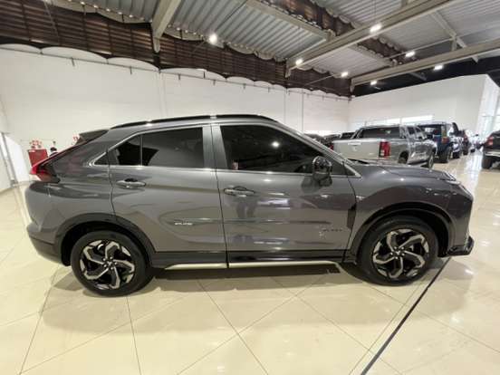 MITSUBISHI-ECLIPSE CROSS-1.5 MIVEC TURBO GASOLINA HPE-S BLACK S-AWC CVT MITSUBISHI-ECLIPSE CROSS-2025