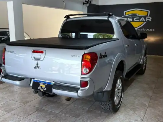 MITSUBISHI-L200-3.5 SPORT HPE 4X4 V6 24V FLEX 4P AUTOMÁTICO MITSUBISHI-L200-2010