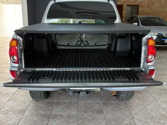 MITSUBISHI-L200-3.5 SPORT HPE 4X4 V6 24V FLEX 4P AUTOMÁTICO MITSUBISHI-L200-2010