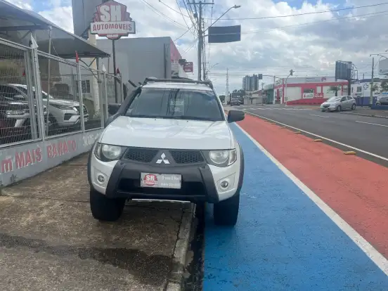 MITSUBISHI-L200 SAVANA-3.2 4X4 16V TURBO INTERCOOLER DIESEL 4P MANUAL MITSUBISHI-L200 SAVANA-2017