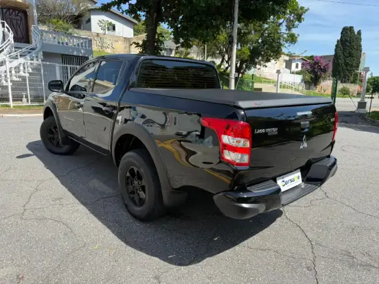 MITSUBISHI-L200 TRITON-2.4 16V TURBO DIESEL OUTDOOR GLS CD 4X4 AUTOMÁTICO MITSUBISHI-L200 TRITON-2021