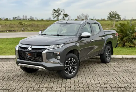 MITSUBISHI L200 TRITON 2.4 16V TURBO DIESEL SPORT HPE-S CD 4P 4X4 AUTOMÁTICO