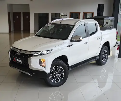 MITSUBISHI L200 TRITON 2.4 16V TURBO DIESEL SPORT HPE-S CD 4P 4X4 AUTOMÁTICO