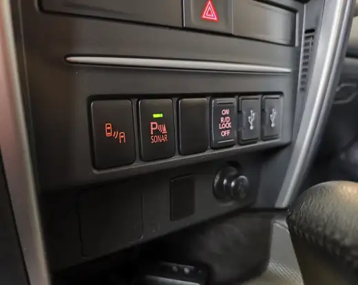 MITSUBISHI-L200 TRITON-2023