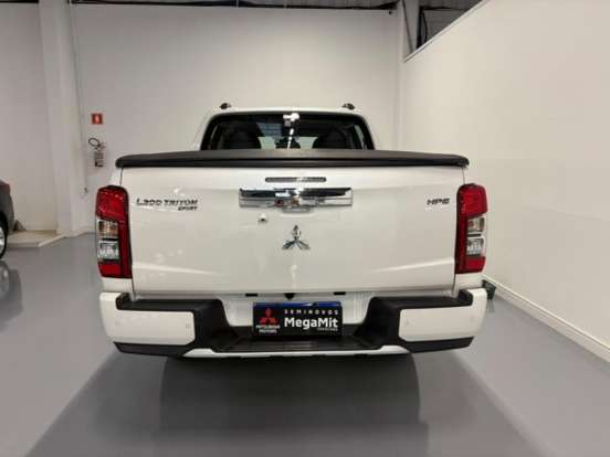 MITSUBISHI-L200 TRITON-2023