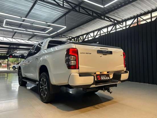 MITSUBISHI-L200 TRITON-2.4 16V TURBO DIESEL SPORT HPE-S CD 4P 4X4 AUTOMÁTICO MITSUBISHI-L200 TRITON-2024